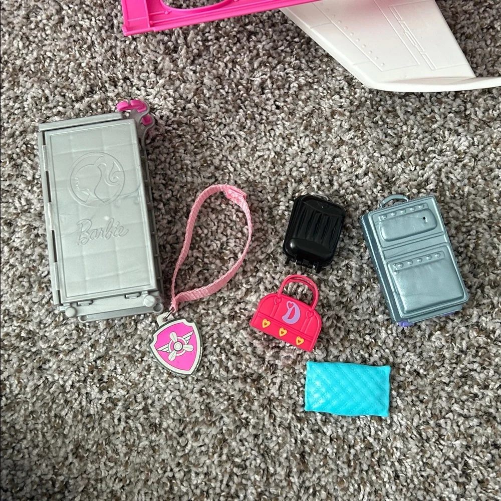 Barbie Pink Toy Airplane Jet with Accessories – Dream Plane Playset 2019 - Picture 6 of 6